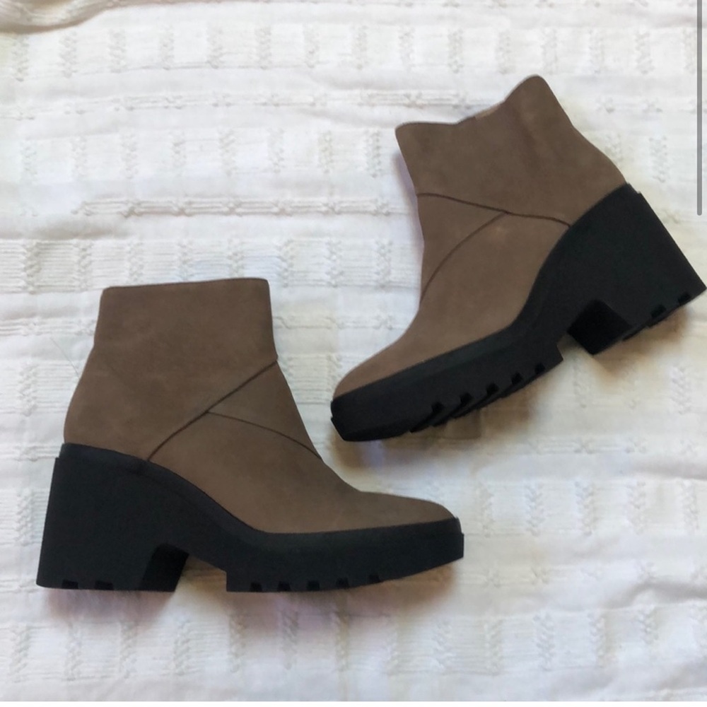 Eileen Fisher Kard Falcon Nubuck Boots size 9 1/2
